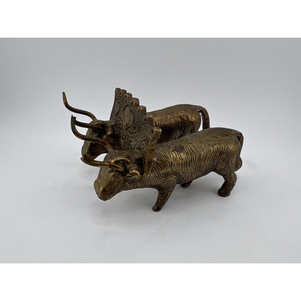 Vintage Home Decorative Traditional Indian Style Solid Brass Bullock Figurine